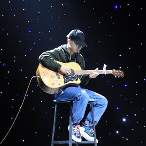 老头舔下身高潮喷水
